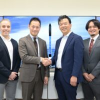 新たに日米の3衛星と打ち上げ契約